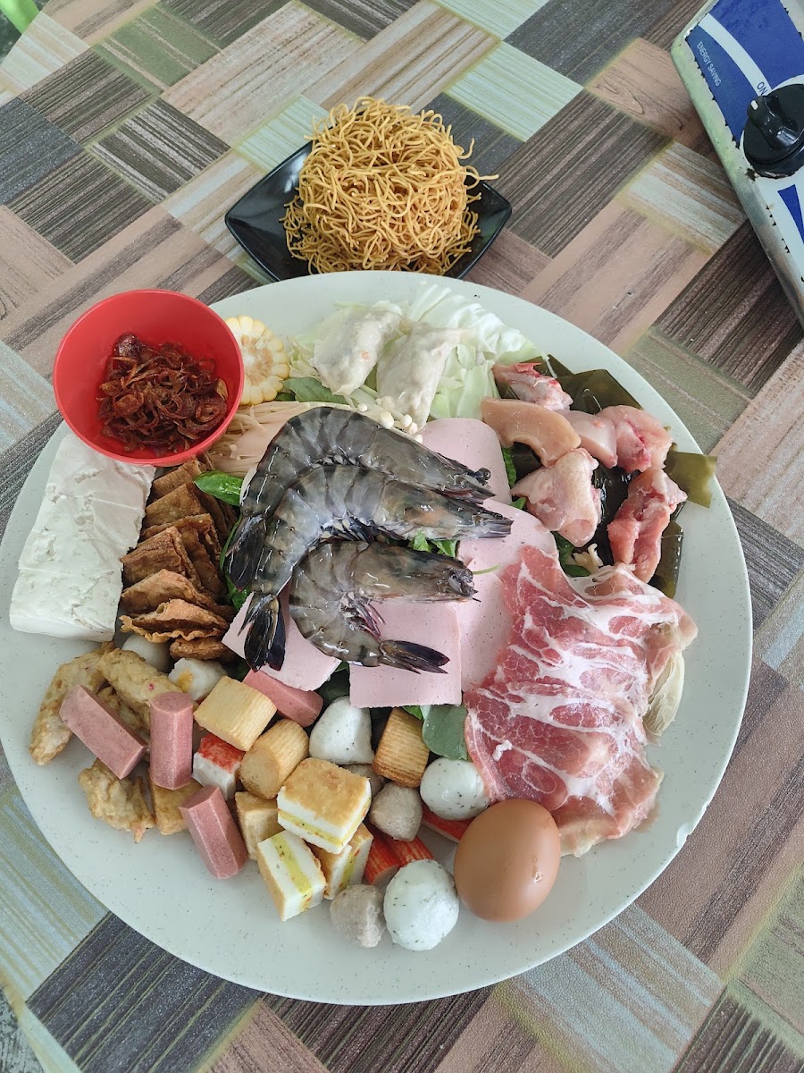 TAI SOON STEAMBOAT Photo 3