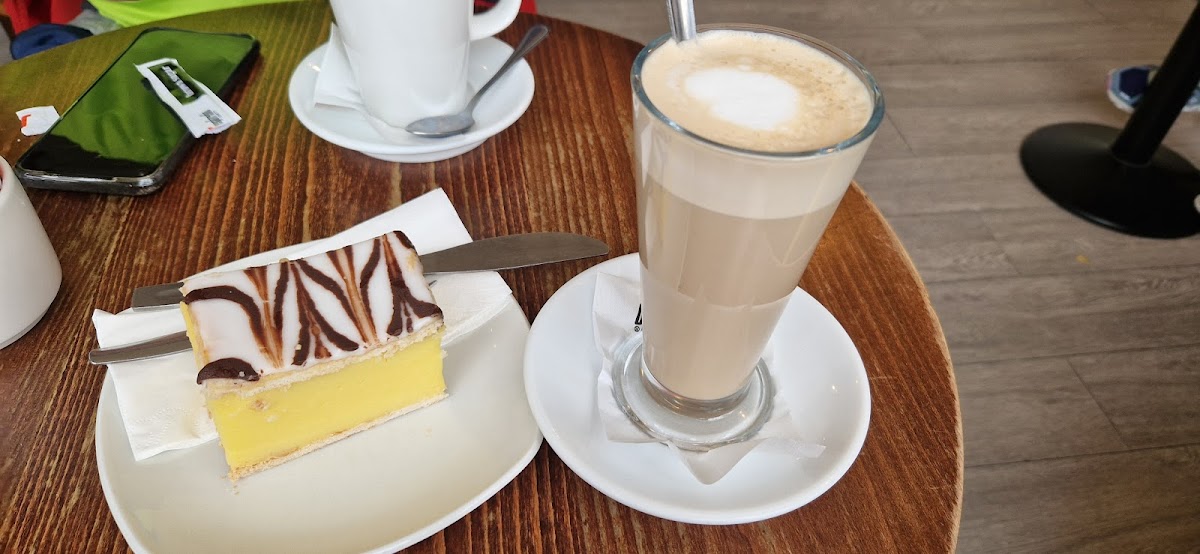 Mackenzie's Coffee House Photo 7