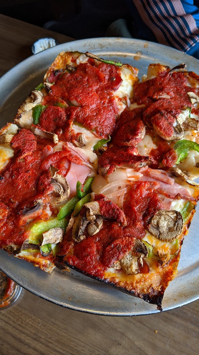 Shield's Restaurant Bar Pizzeria Photo 2