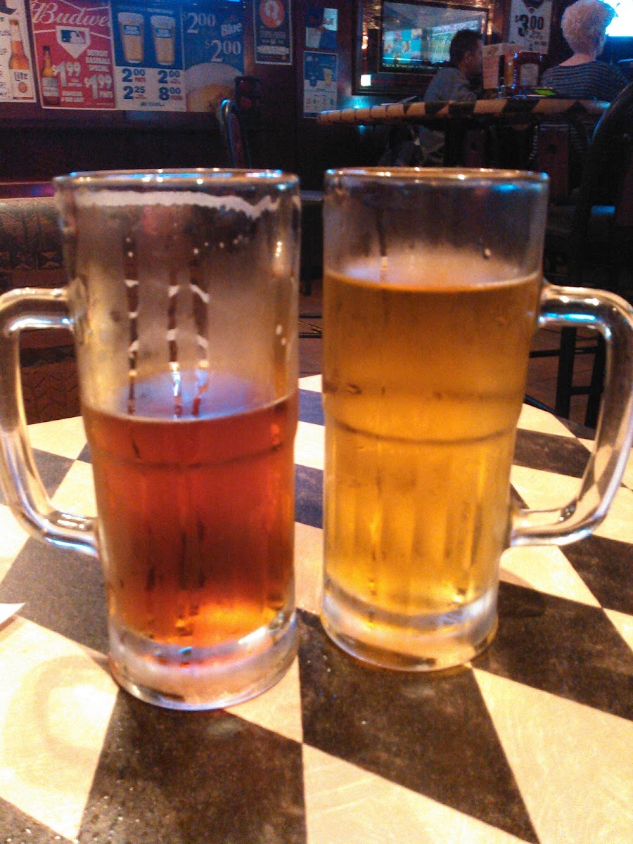 Shield's Restaurant Bar Pizzeria Photo 3