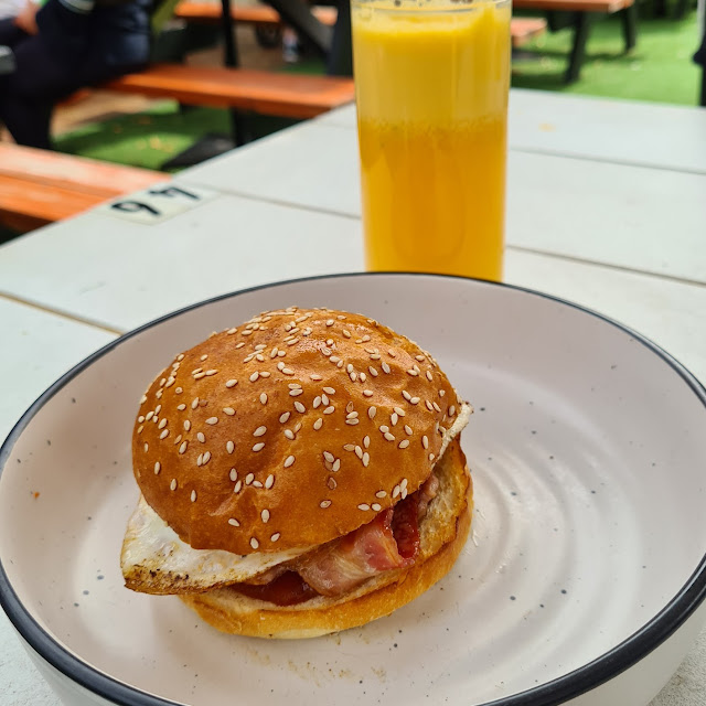 Egg & Bacon Roll