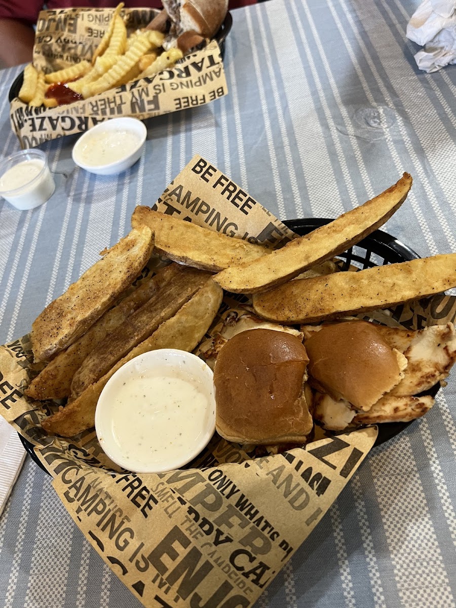 A & B Simple EATERY Photo 3