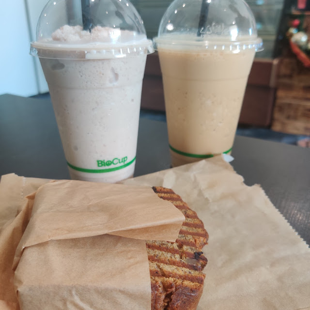 Shakes