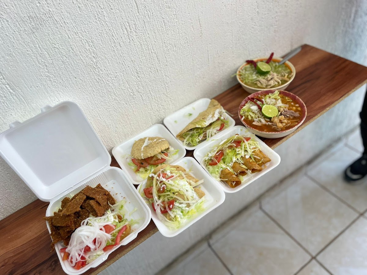 “Antojitos Yolis' Photo 4