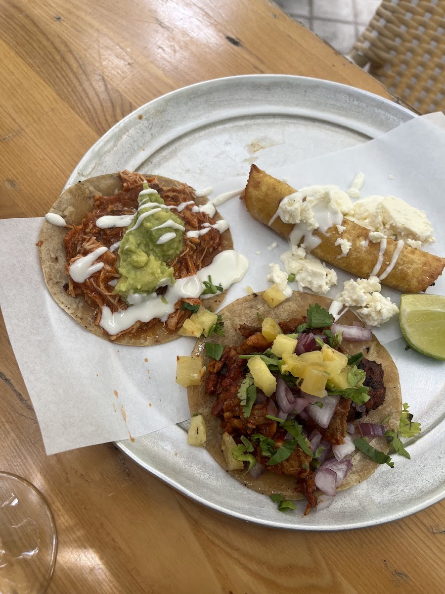 Gracias Padre - Taquería La Roma - Restaurante Mexicano Photo 1