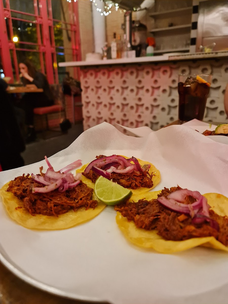 Gracias Padre - Taquería La Roma - Restaurante Mexicano Photo 2