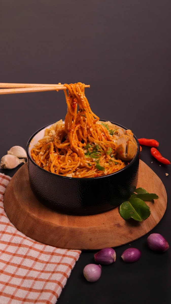Mie jebew dan wongton dower.by mama zaneta
