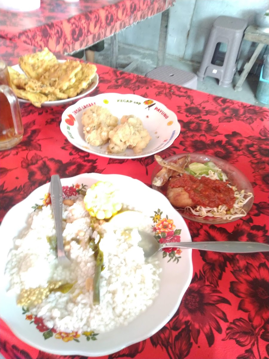 Warung Makan Mbak Sari Photo 2