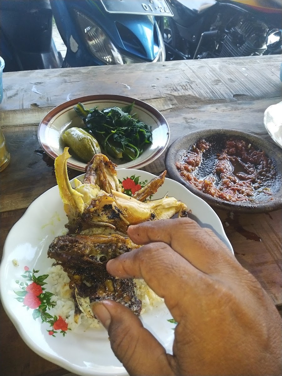 Warung Makan Mbak Sari Photo 3