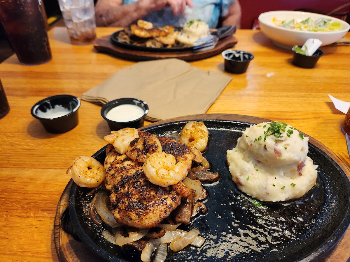 Applebee's Grill + Bar Photo 1