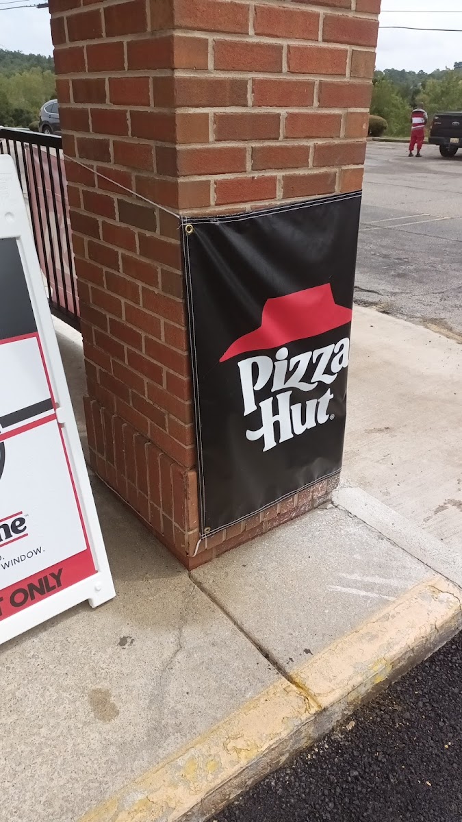 Pizza Hut Photo 2
