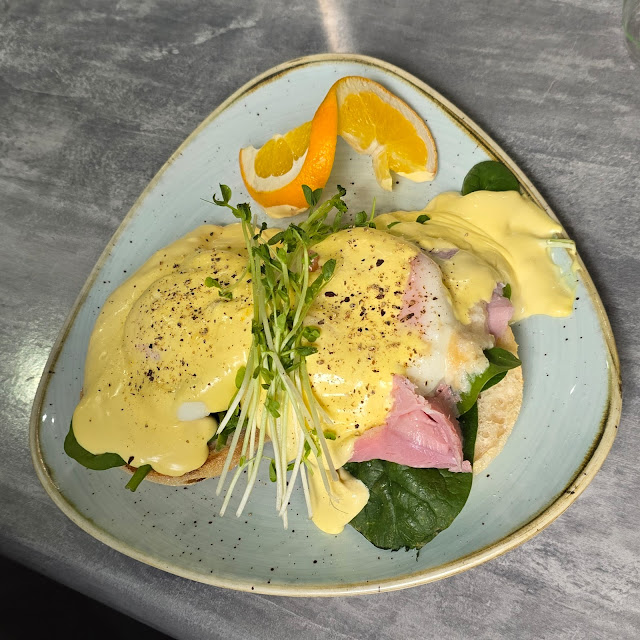 Eggs Benedict