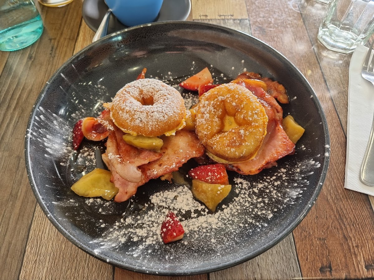 Kirramisu Cafe and Restaurant Photo 6