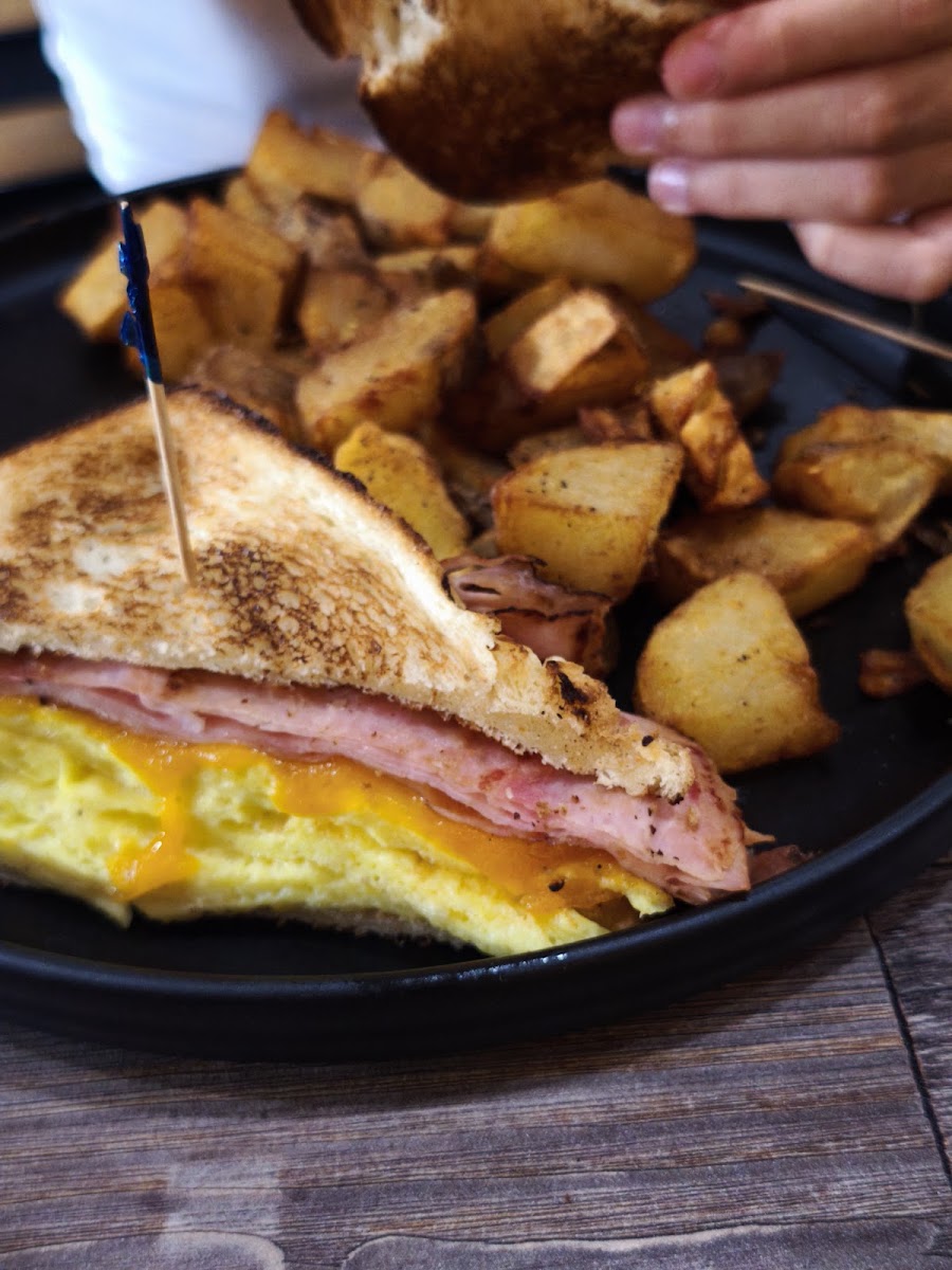 EGGscellent breakfast and Lunch Photo 2