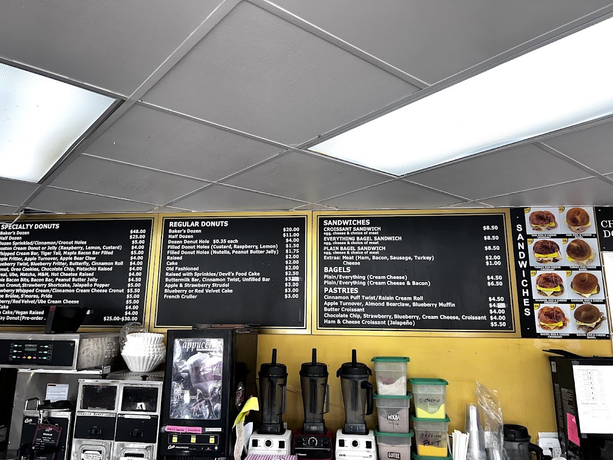Chuck's Donuts Photo 4