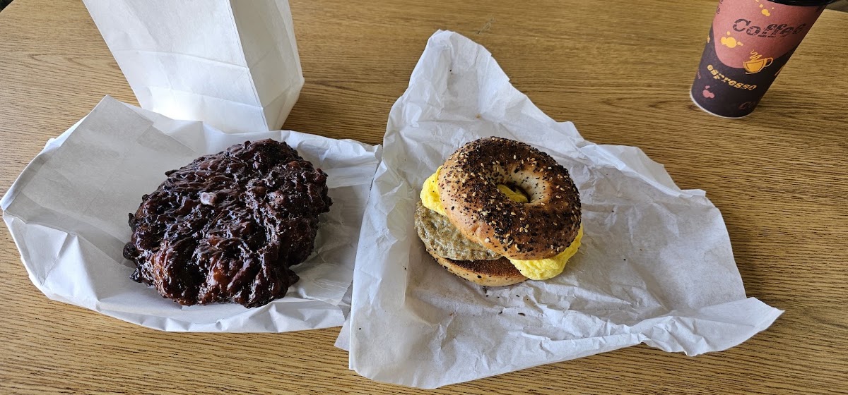 Chuck's Donuts Photo 1