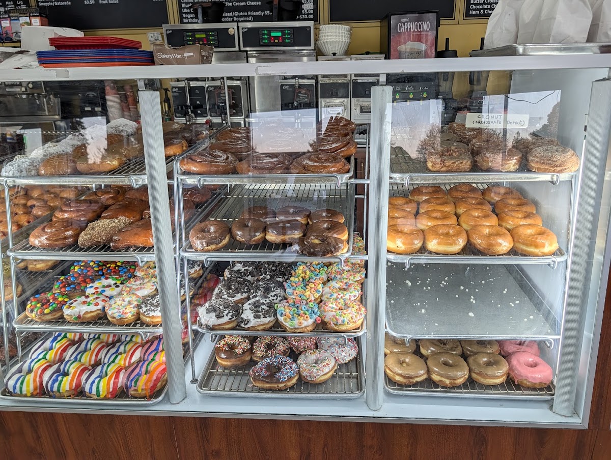 Chuck's Donuts Photo 4