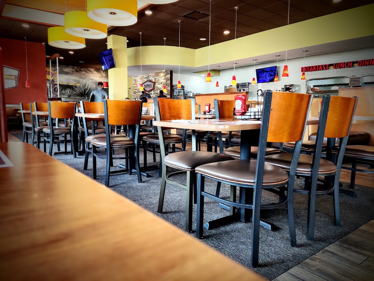 Denny's Palomar Photo 4