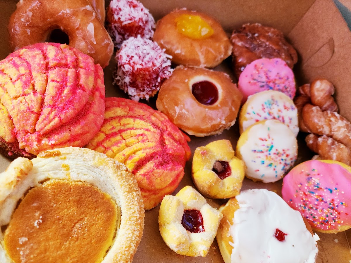 Mario's Bakery Photo 1