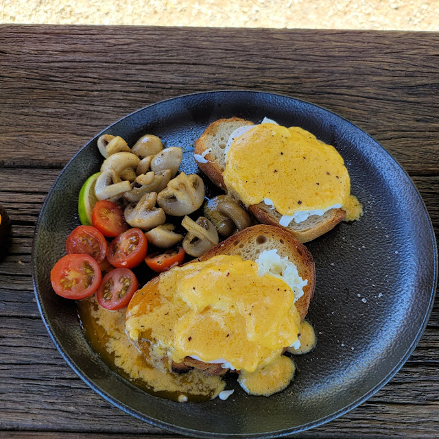 Eggs Benedict