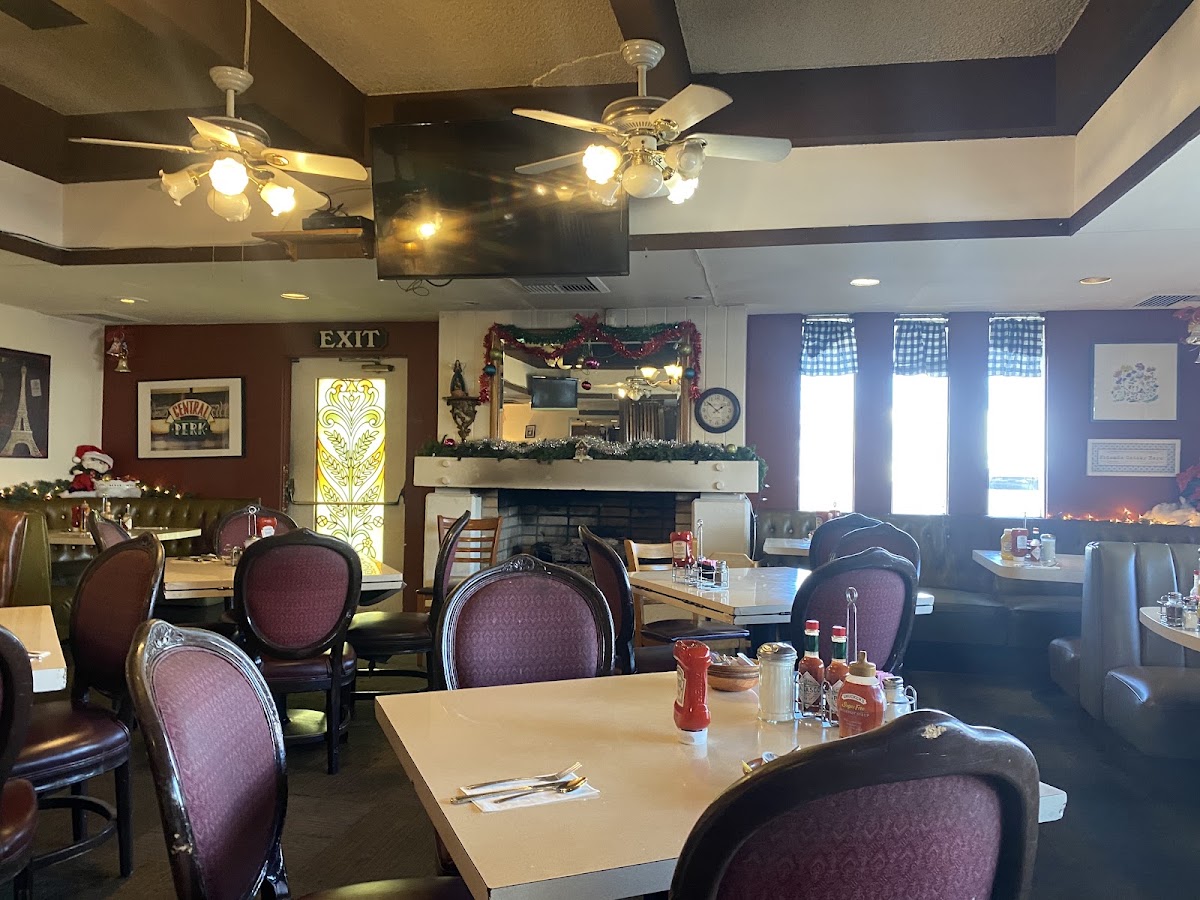 Costa's Family Restaurant Photo 3