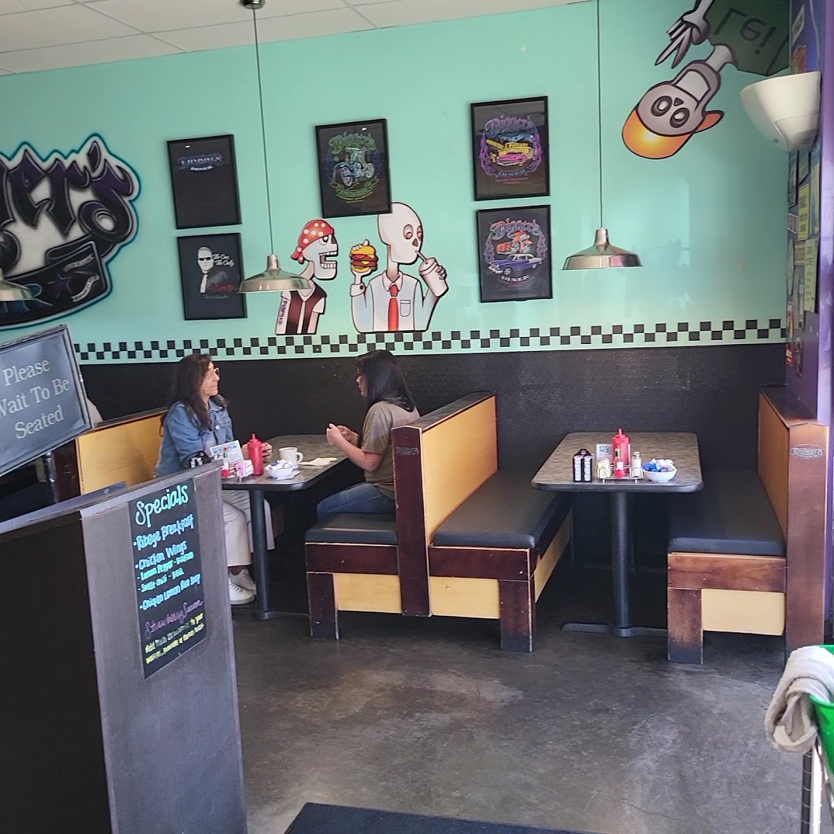 Digger's Diner Brentwood Photo 2