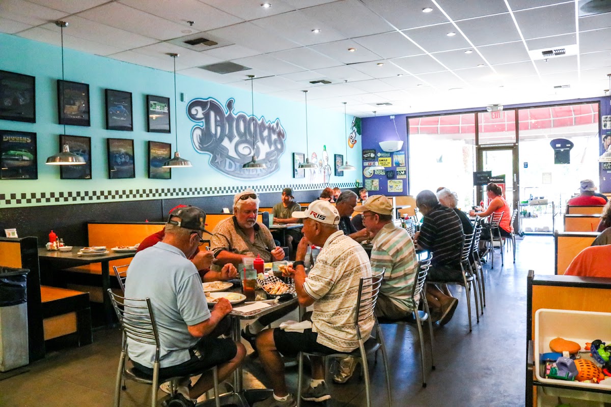 Digger's Diner Brentwood Photo 4