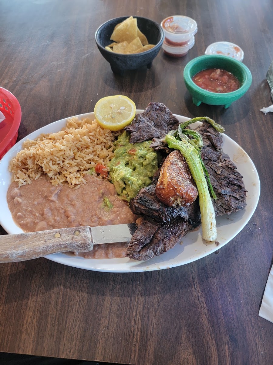 Jalisco's Bar And Grill Photo 4