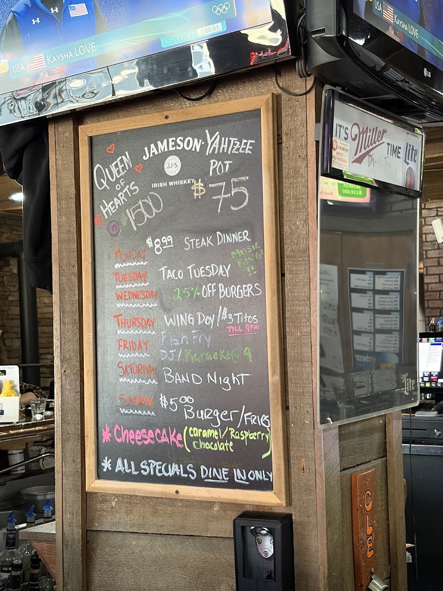Pearl Road Tavern & Eatery Photo 3