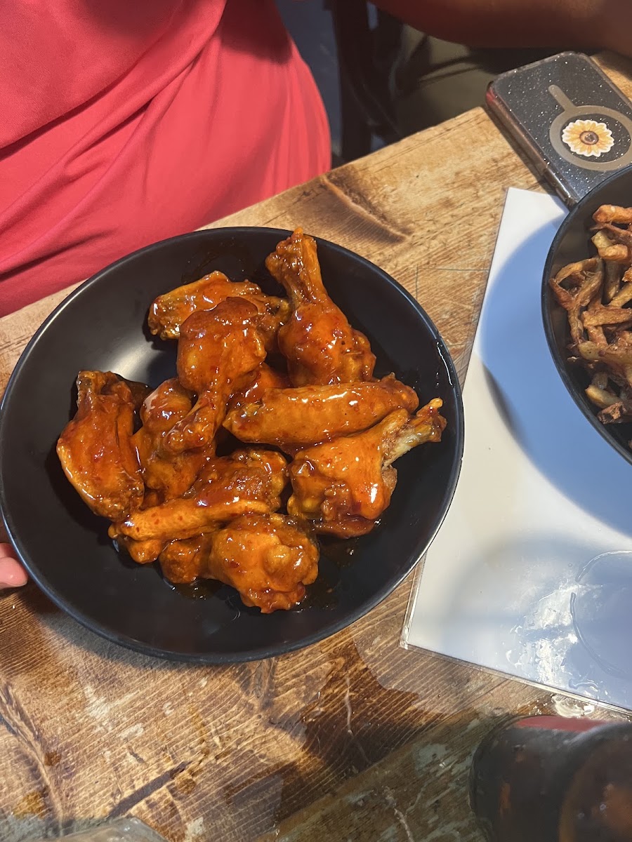 Pearl Road Tavern & Eatery Photo 6