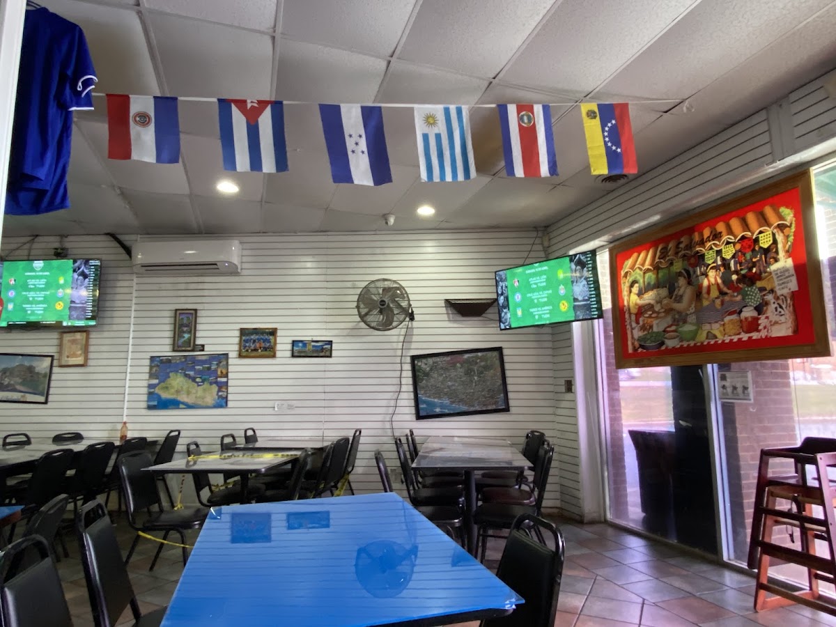 La Libertad Restaurant Photo 4