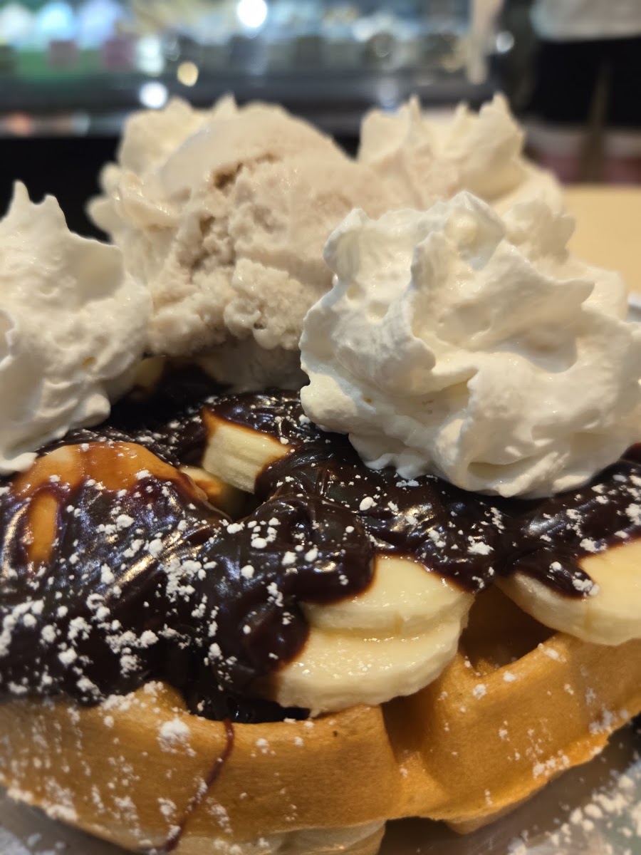 Maui Gelato and Waffles Photo 2