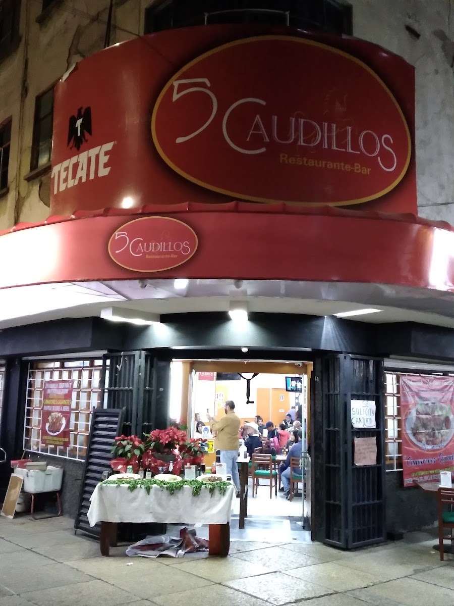 5 Caudillos