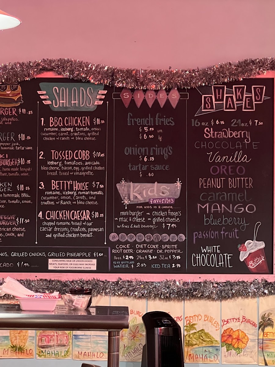 Betty's Burgers Honolulu Photo 3