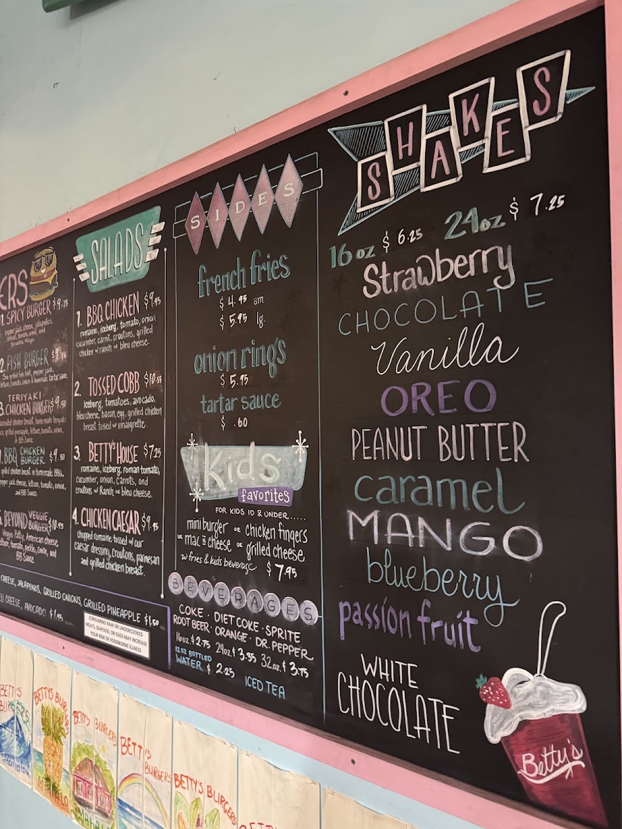 Betty's Burgers Honolulu Photo 5