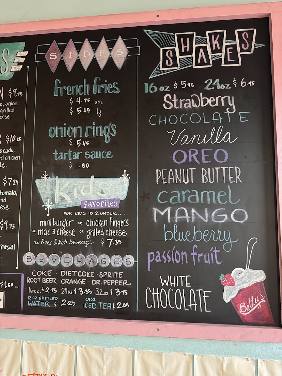 Betty's Burgers Honolulu Photo 8