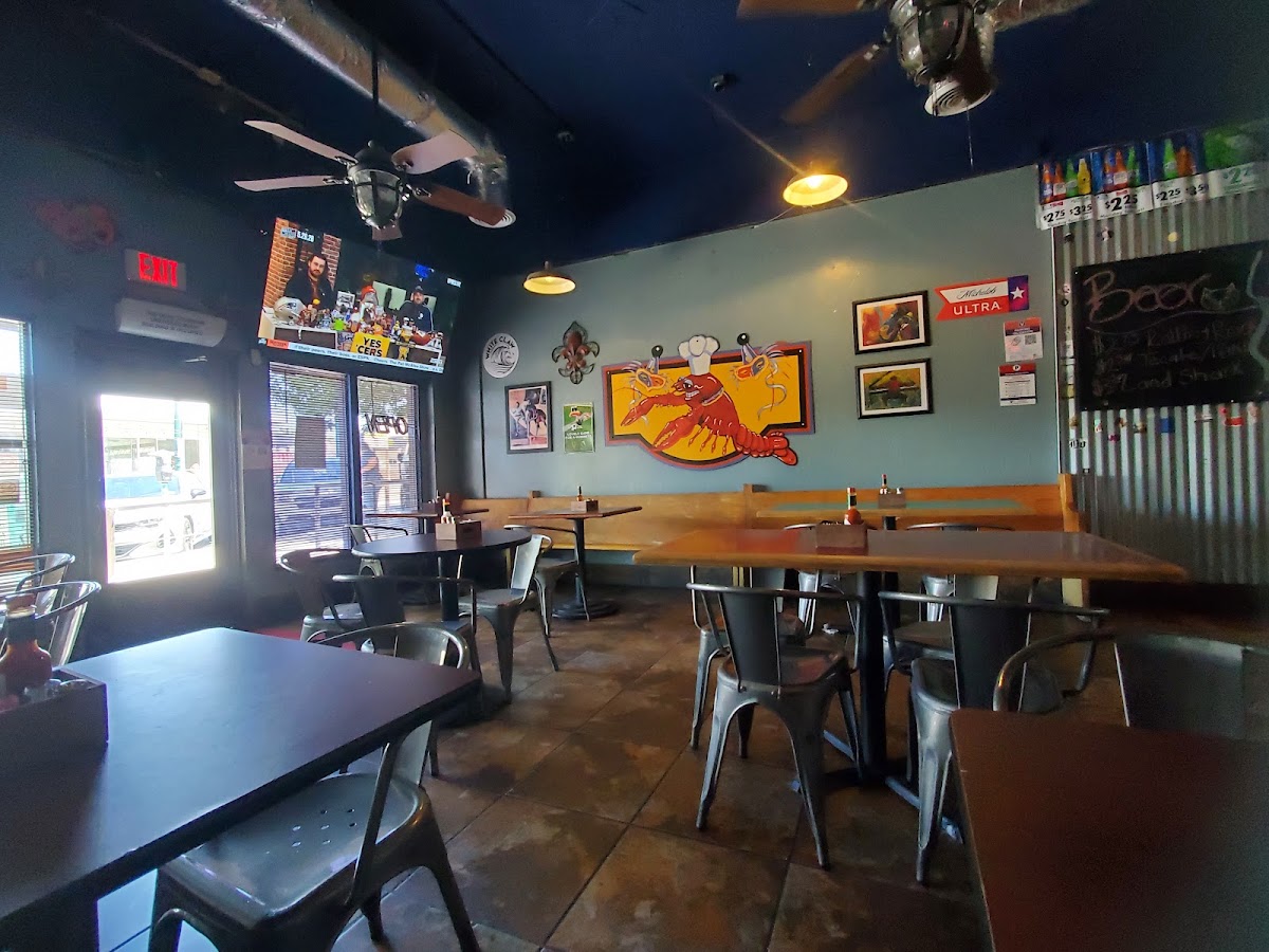 Crawdaddy's Bar and Grill Photo 3