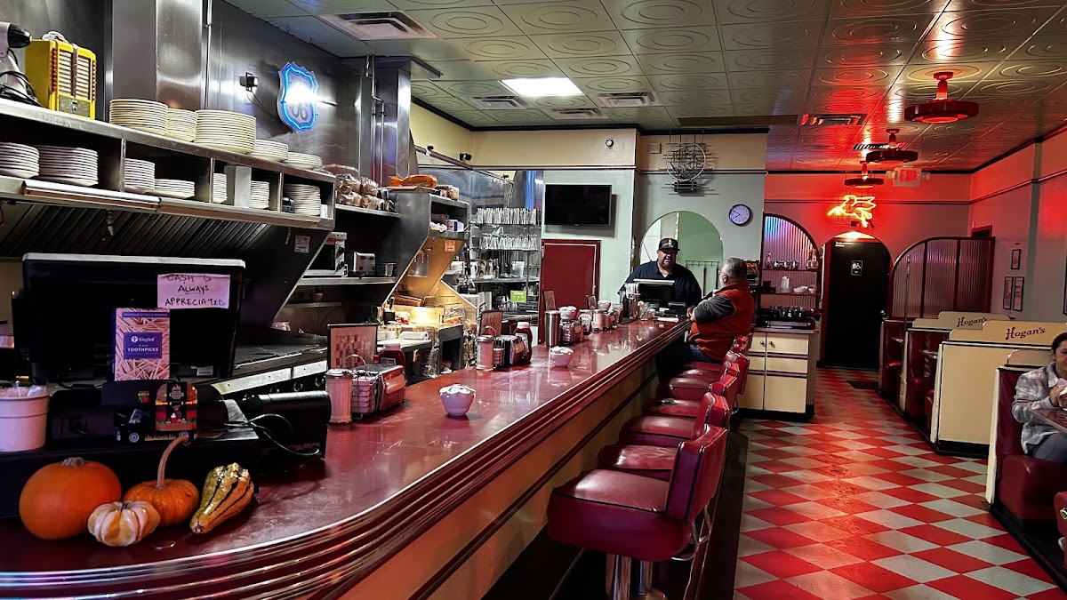 Hogan's Cafe Deluxe Photo 1
