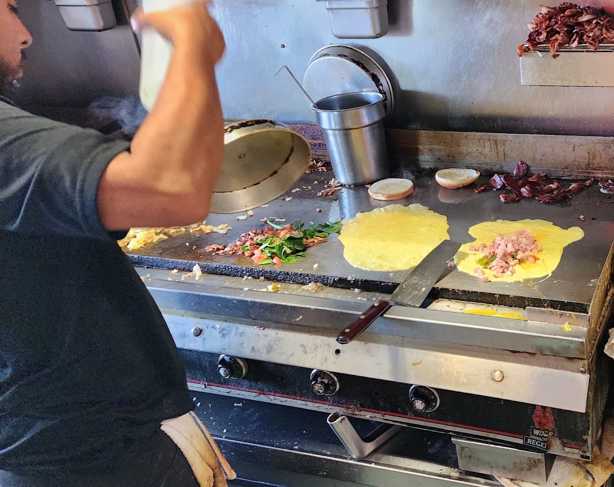 Hogan's Cafe Deluxe Photo 3