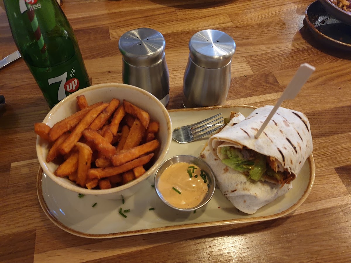 Khan's fish Bar Photo 3