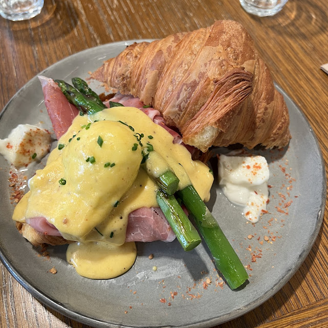 Prosciutto & Asparagus Soldiers