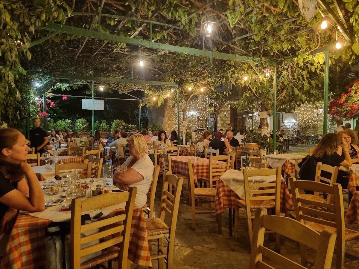 Platanos Taverna Photo 1