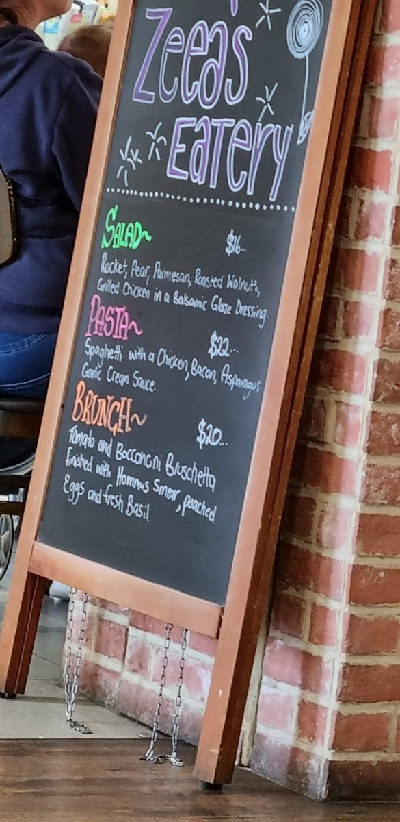 Zeea's Eatery Photo 5