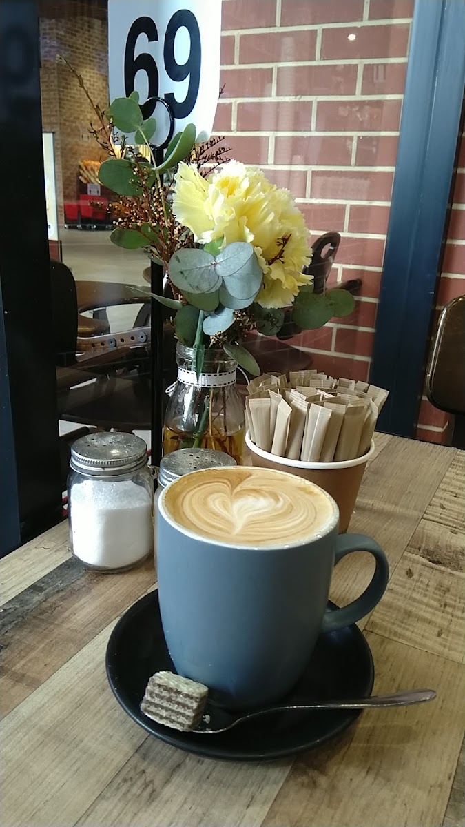 Zeea's Eatery Photo 2