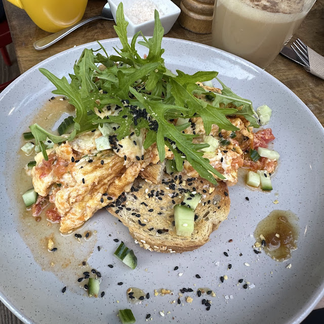 Scrambled Eggs with Toast