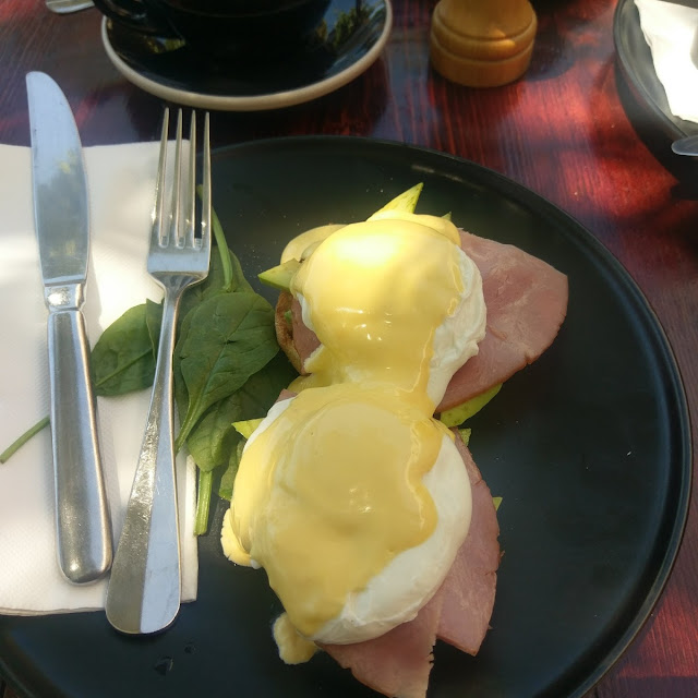 Eggs Benedict