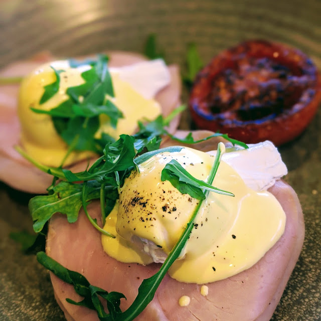 Eggs Benedict with Ham