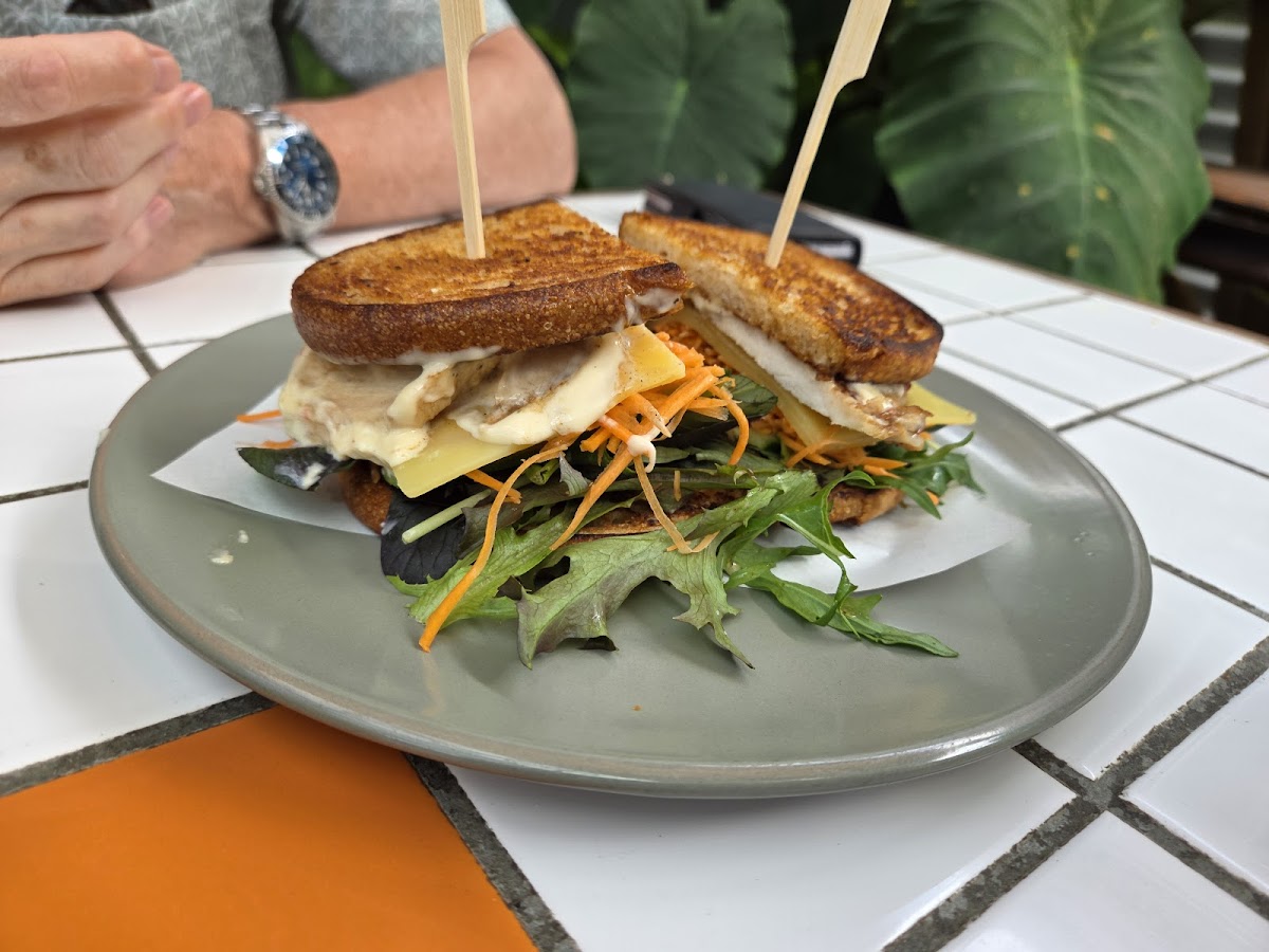 LOAF Cafe, Stanwell Park Photo 1