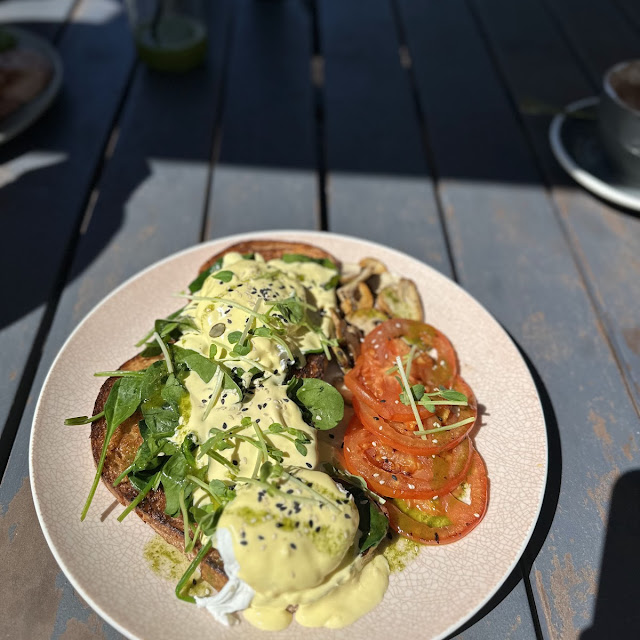 Eggs Benny