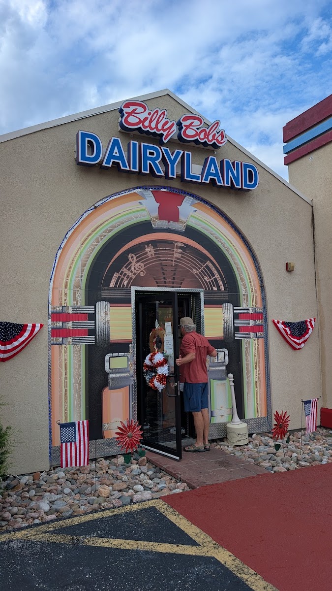 Billy Bob's Dairy Land Photo 3